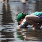 child-playing-in-water-885298__180